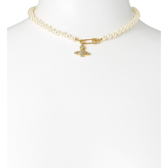 VIVIENNE WESTWOOD
Faux-Pearl Lucrece Pendant Necklace - Picture 9 of 11